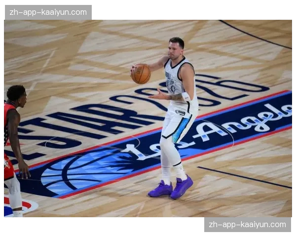 老鹰防守强度提升 斯奈德战术调整助球队客场取胜